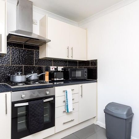 19A The Broadwalk - Cozy 1Br In The Heart Of Crawley Near Gatwick Airport Great For Contractors And Flight Crew Students Villa Dış mekan fotoğraf