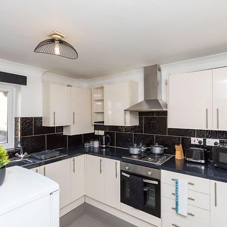 19A The Broadwalk - Cozy 1Br In The Heart Of Crawley Near Gatwick Airport Great For Contractors And Flight Crew Students Villa Dış mekan fotoğraf