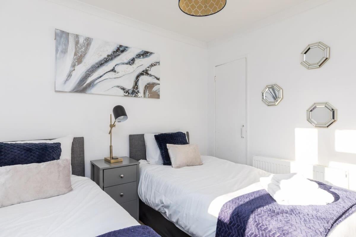 19A The Broadwalk - Cozy 1Br In The Heart Of Crawley Near Gatwick Airport Great For Contractors And Flight Crew Students Villa Dış mekan fotoğraf